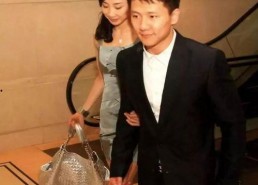 亚洲国产情侣,甜蜜瞬间，浪漫时光